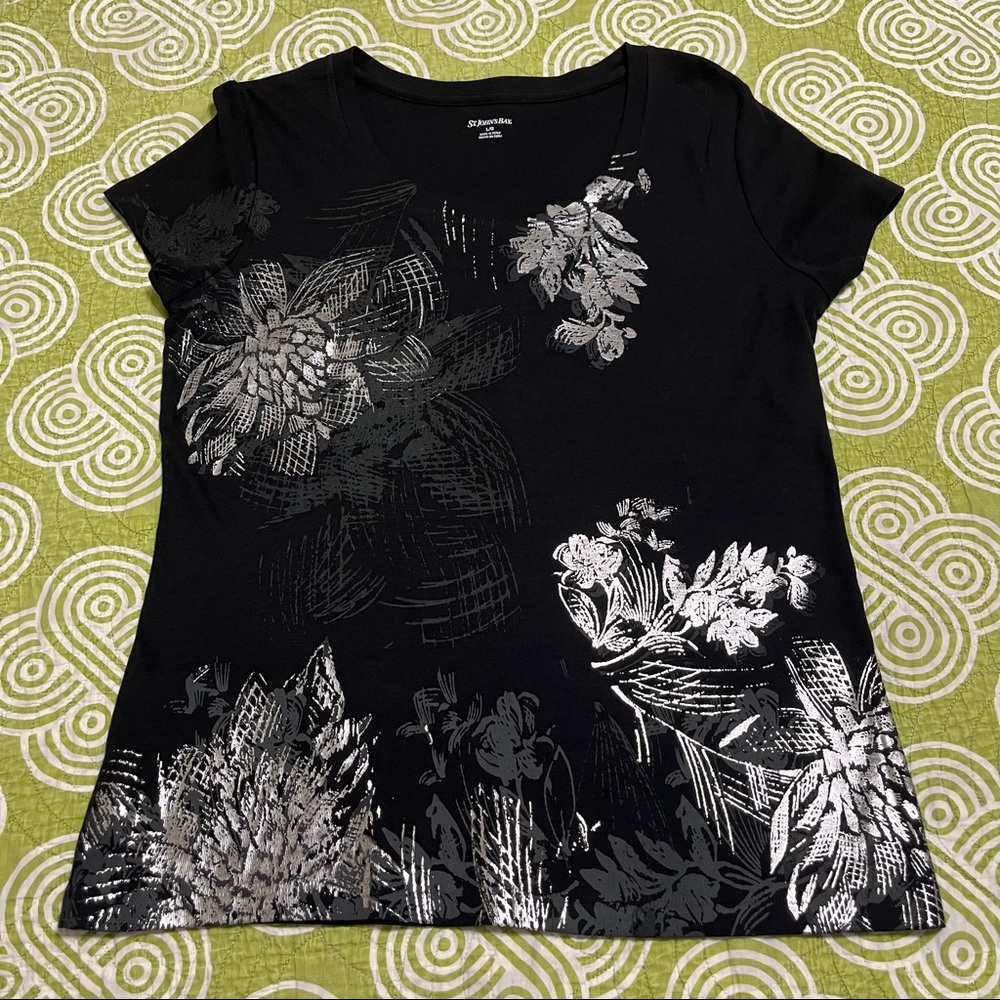 St John’s  Bay top with foil design. Size large